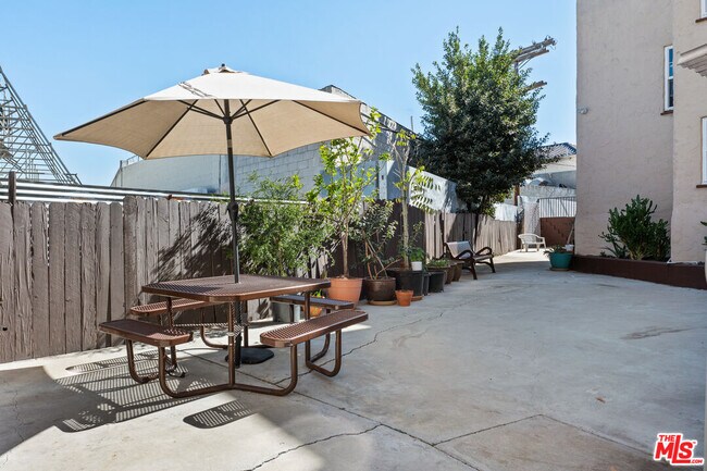 Photo - 5320 W Olympic Blvd Condo Unit 10