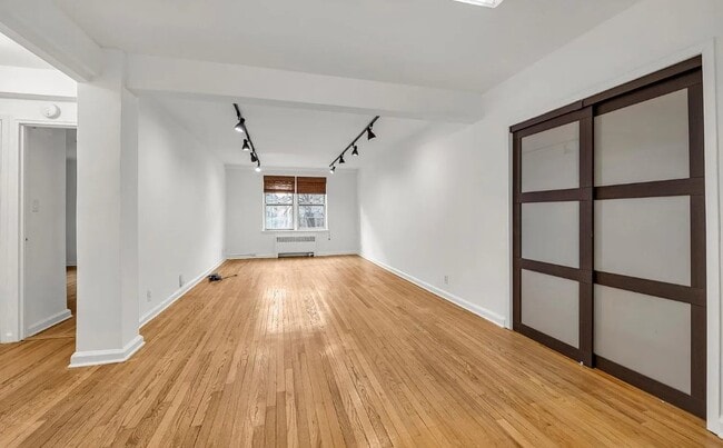 Photo - 2080 Barnes Ave Unit 4E