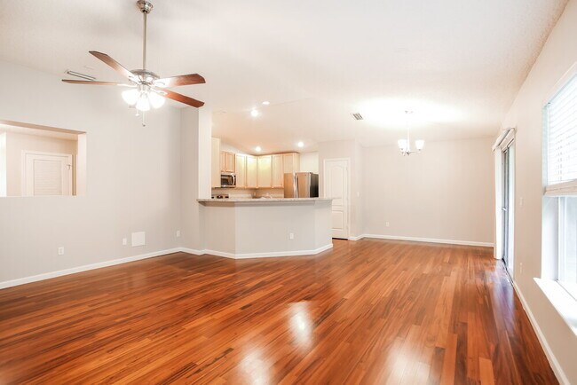 1322 Dunns Lake Dr
