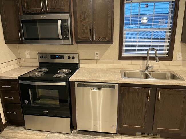 Photo - 6610 Lear Nagle Rd