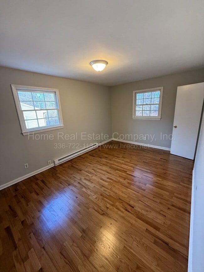 Photo - 3919 Burtis St