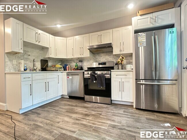 Building Photo - 27 Pearson Rd Rental