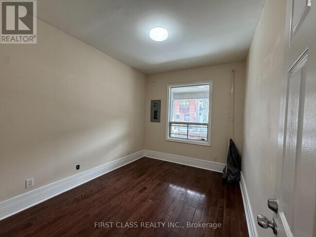 Photo - 30 Endean Ave