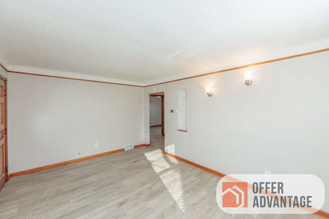 Photo - 3026 Torrington Ave