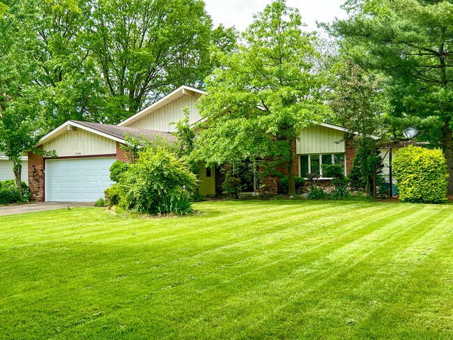 Building Photo - 25946 Tallwood Dr Rental