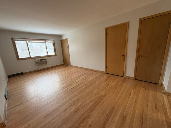 Photo - 3573 S 76th St Unidad #4