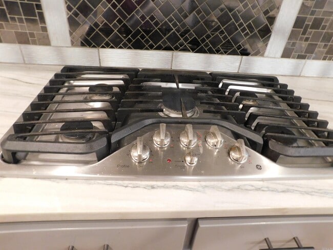 Photo - 412 W 19th St