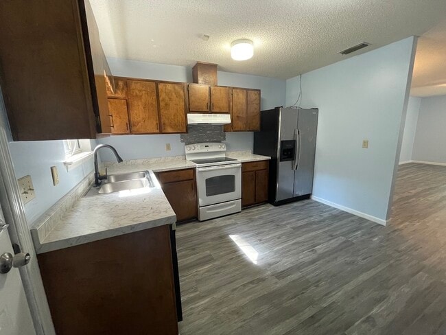 1411 Baymeadows Dr