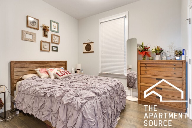 Photo - 3252 N Lakewood Ave Unit 1