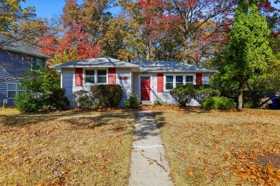 Building Photo - 3901 Lawrence Ave