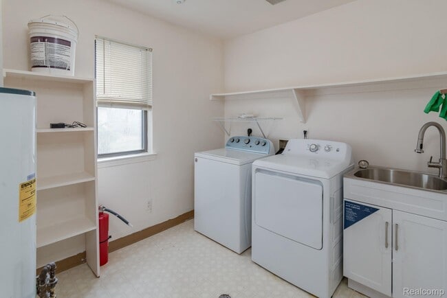 Photo - 42741 Lilley Pointe Dr Unit 42741
