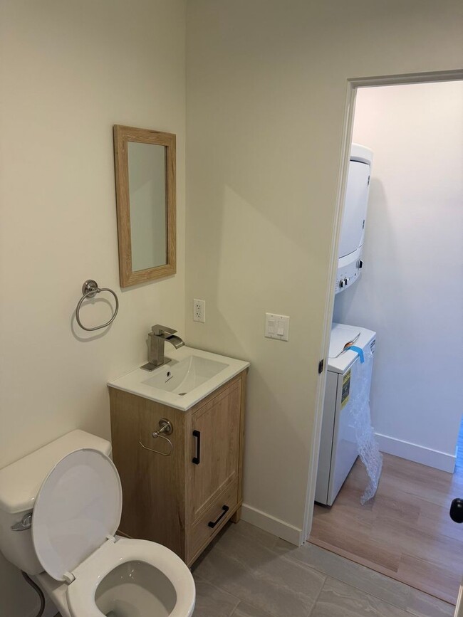 12120 Clora Pl