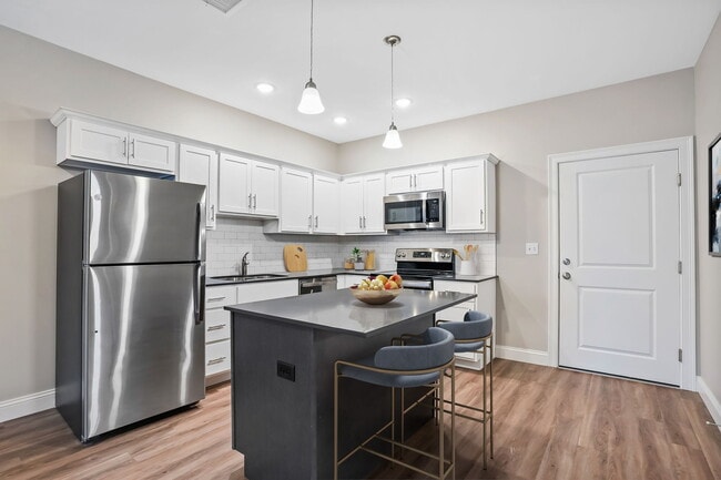 KITCHEN -1 BR, 1 BA BRIDGE STREET COMMONS II