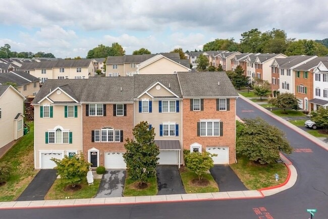 Photo - Spacious Luxury Townhome! Outstanding Location!