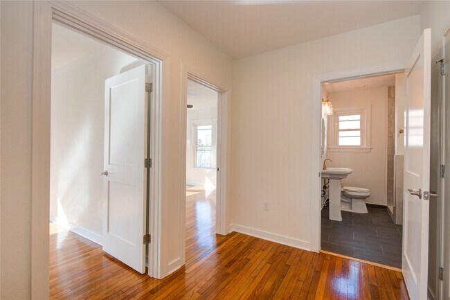 Photo - 2208 Blodgett St