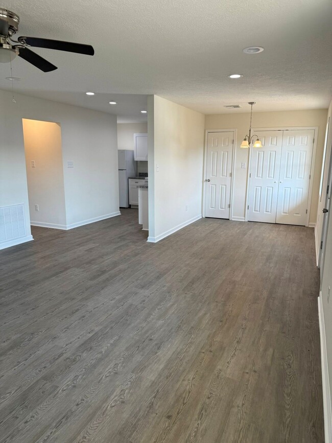 Photo - Orleans Apartments