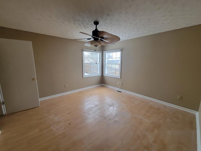 Photo - 500 Orchard Dr