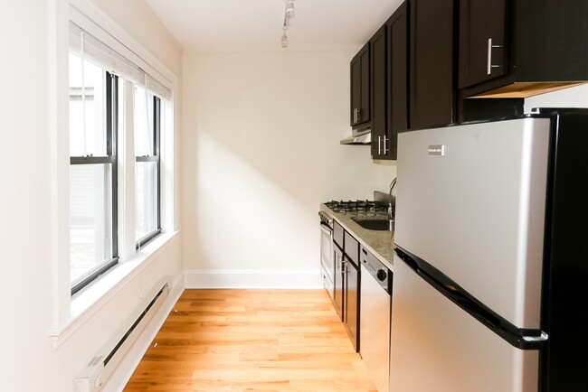 Photo - 4742 N Hermitage Ave Unit 502