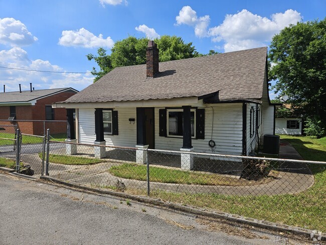 Building Photo - 207 Rogers St Rental