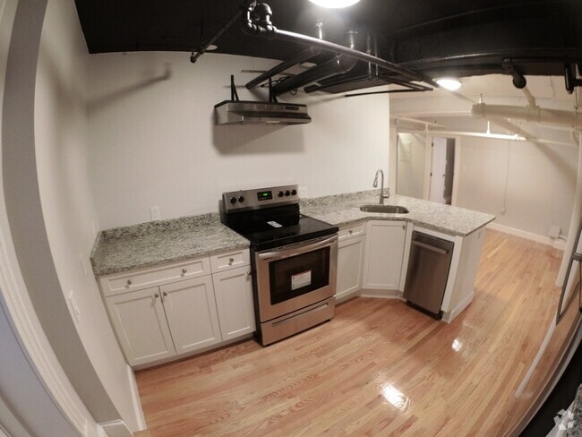 Building Photo - 1415 Commonwealth Ave Unit B Rental