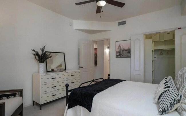 Large Bedroom with Walk In Closet - Desert Parks Vista Apartments