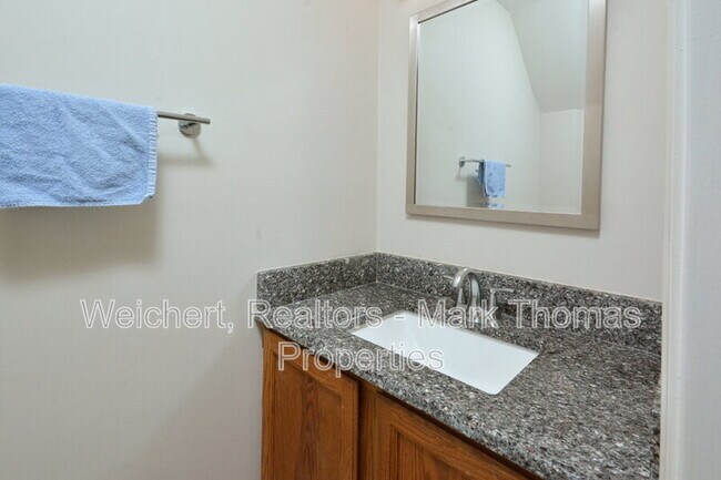 Photo - 104 Gatehouse Ln