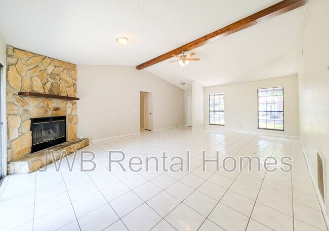 Photo - 6073 Cranberry Ln E