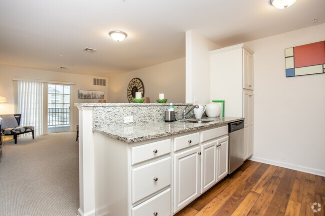 2BR, 2BA - Summit at Glenwyck