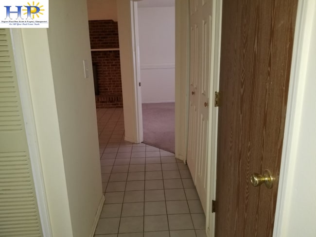 Photo - 817 Badger Dr