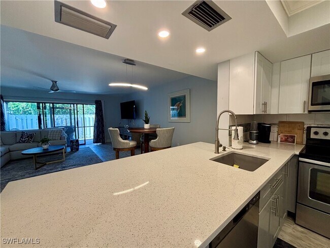 Photo - 800 Meadowland Dr