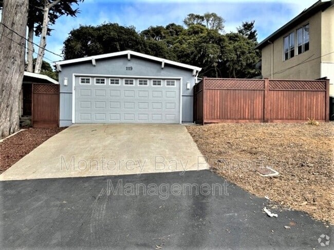 Building Photo - 1119 Presidio Blvd Rental