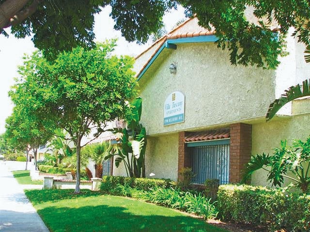 Villa Tuscany Apartments