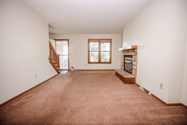 Building Photo - 4208 Foxfire Ct Unit 4212 Foxfire Court