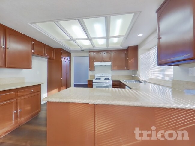 Photo - 44238 Gillan Ave