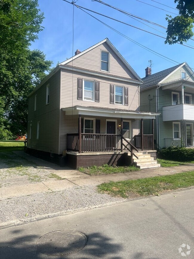 Building Photo - 450 E 2nd St Unit #1 Rental