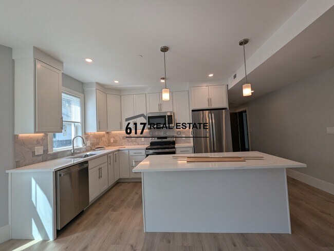 11 Holton St Unit A2