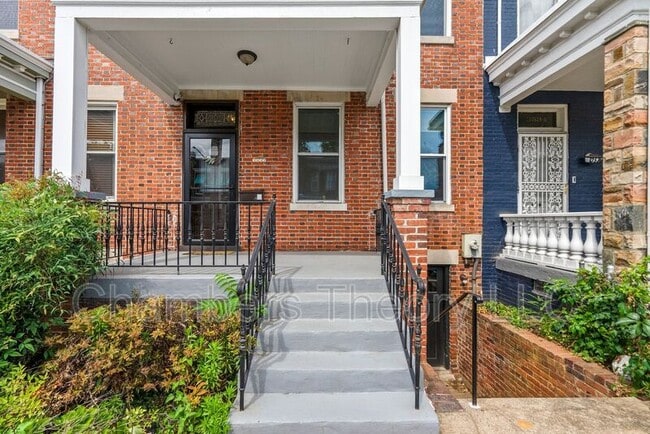 Photo - 3532 Warder St NW