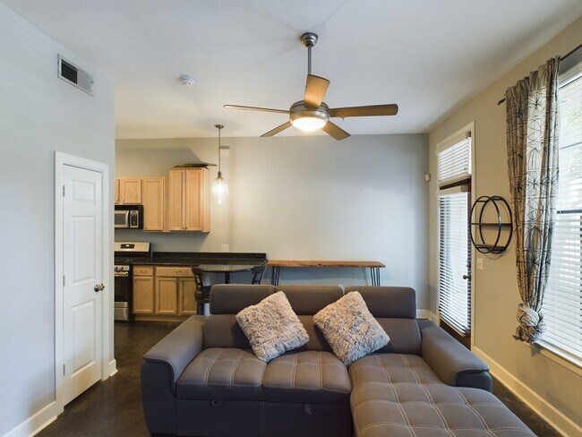 Photo - 1602 Elgin St Unit 3