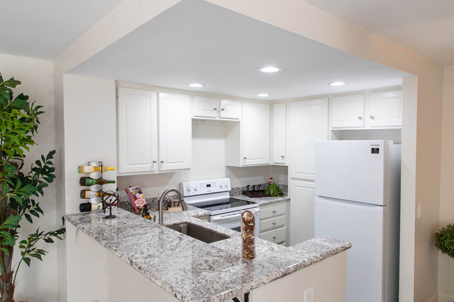 Spacious Kitchen - Ridgeline Apartments