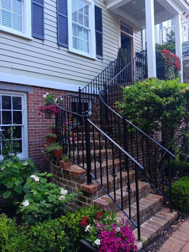 Photo - 203 W Waldburg St Unidad Penthouse