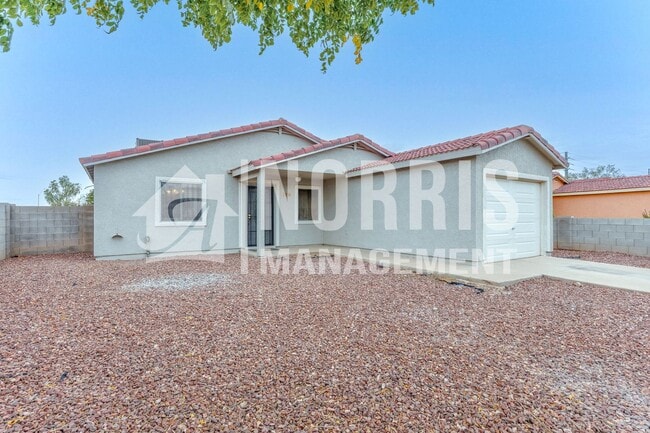 Photo - Great Location Off The Freeway