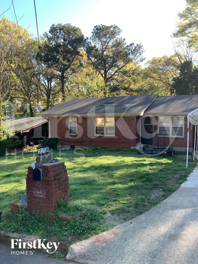 Photo - 1114 Indale Pl SW