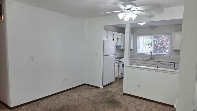 Photo - 951 Glouchester Cir Unit 0