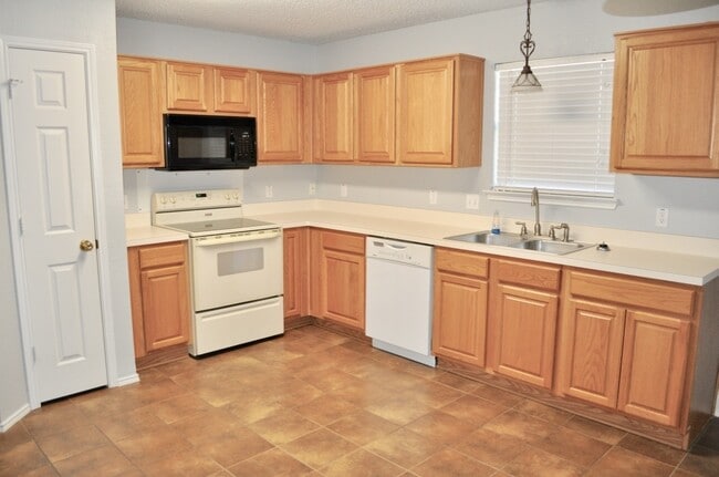 Photo - 229 Lancelot Dr
