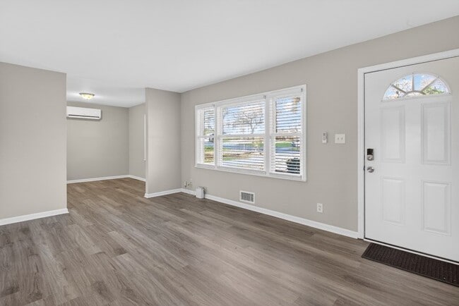 Photo - 586 Oakside Dr SW Unit A