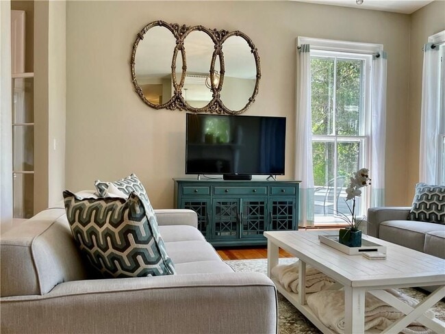 Photo - 541 Bellevue Ave