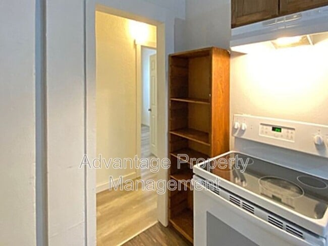 Photo - 240 NW 9th St