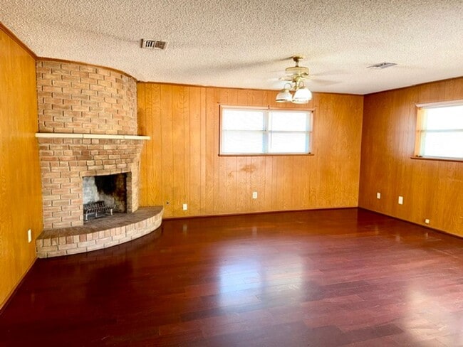 5101 Lake Moor Dr
