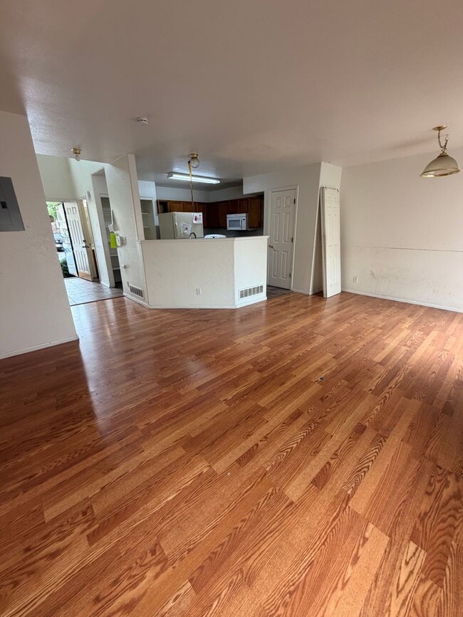 Photo - 1295 S Zeno Cir