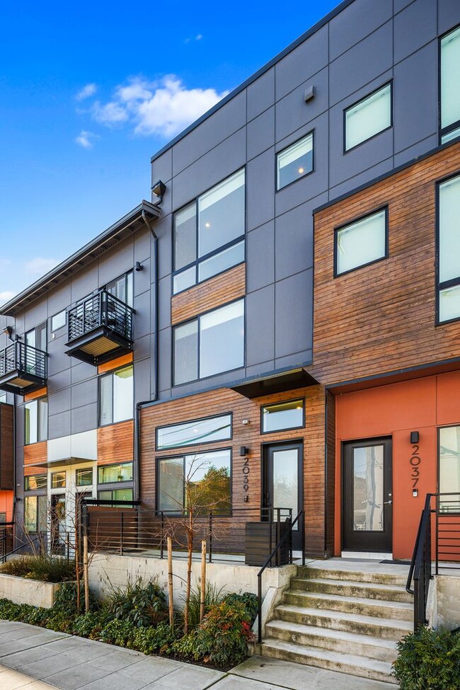 South Seattle Newer Townhome - Great locat... - South Seattle Newer Townhome - Great locat...